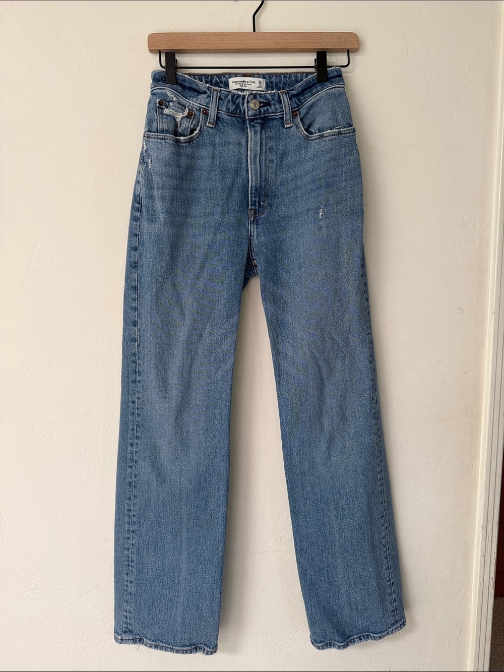 Abercrombie & Fitch The 90’s Relaxed Jean  High Rise 25/0s